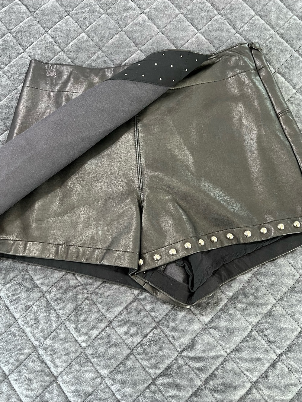 Free People Emmy Studded Faux Leather Mini Skort Skirt Women’s Size 2 Black - Picture 9 of 12